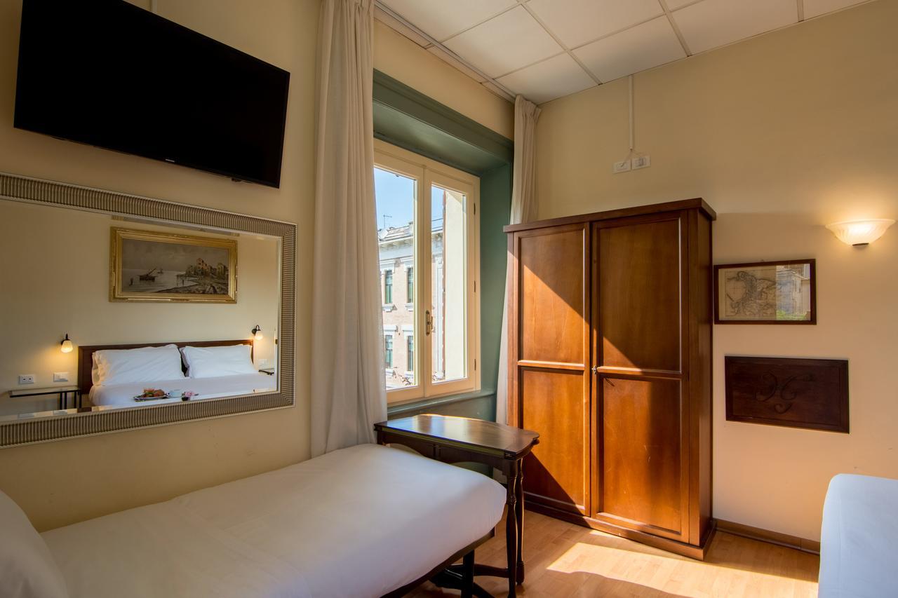 Hotel Della Vittoria Ancona Exterior photo