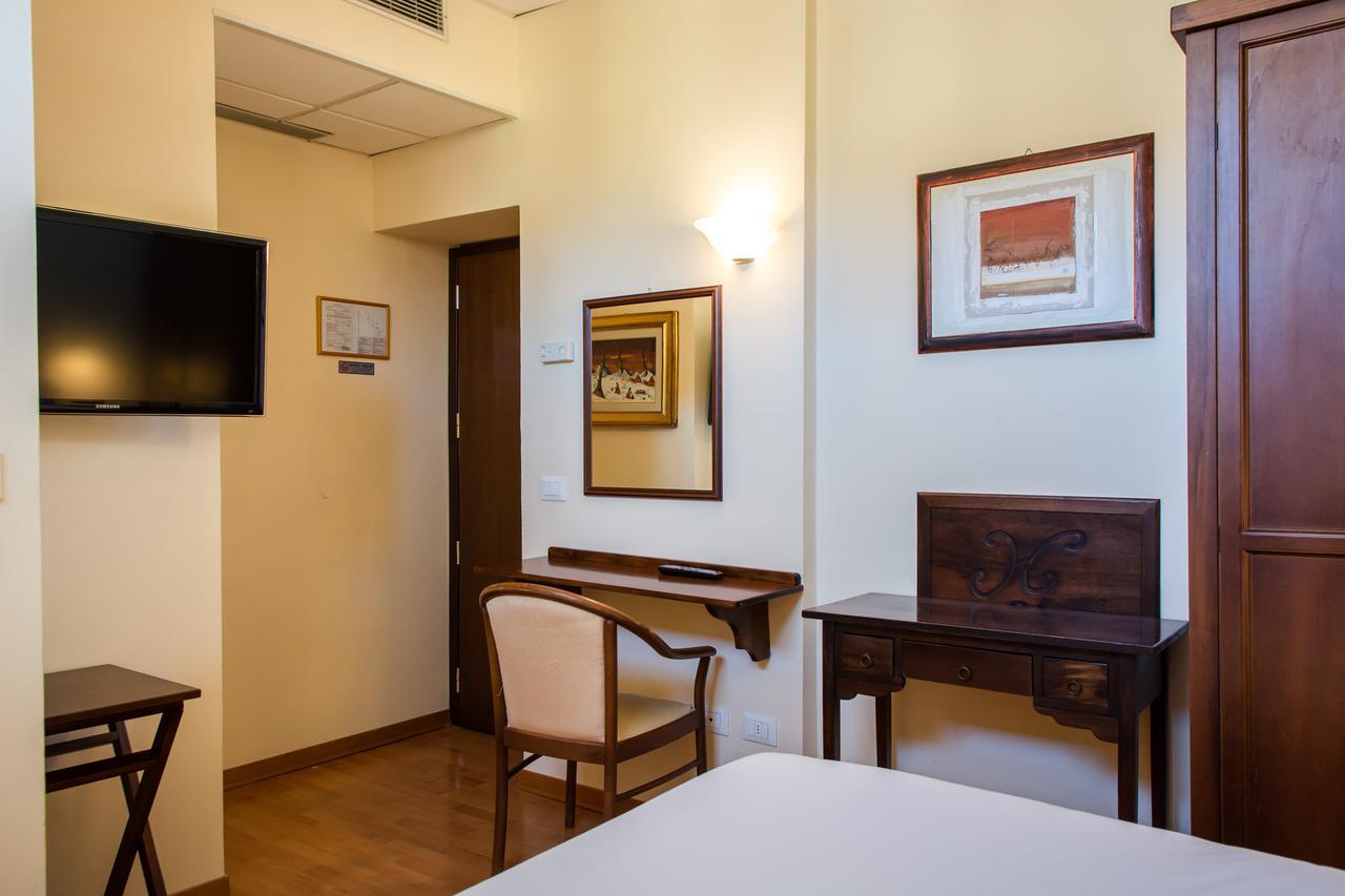 Hotel Della Vittoria Ancona Exterior photo
